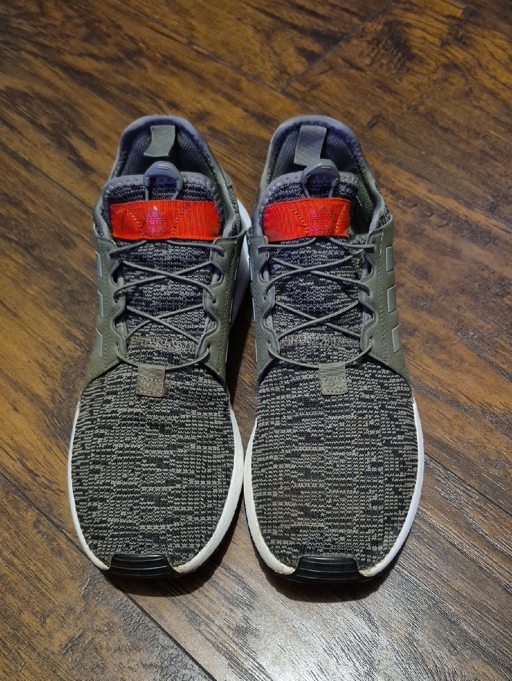 adidas Men’s Gray Knit Sneakers with Red Accent